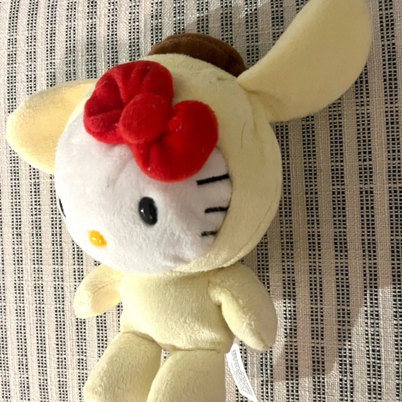 🎉RARE🎉 - Sanrio limited edition Hello Kitty dressed as Pompompurin costume - Picture 6 of 11